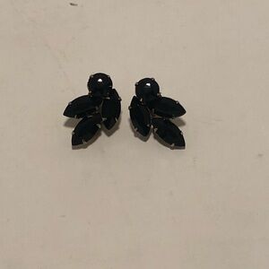 Elegant Black Leaf Earrings